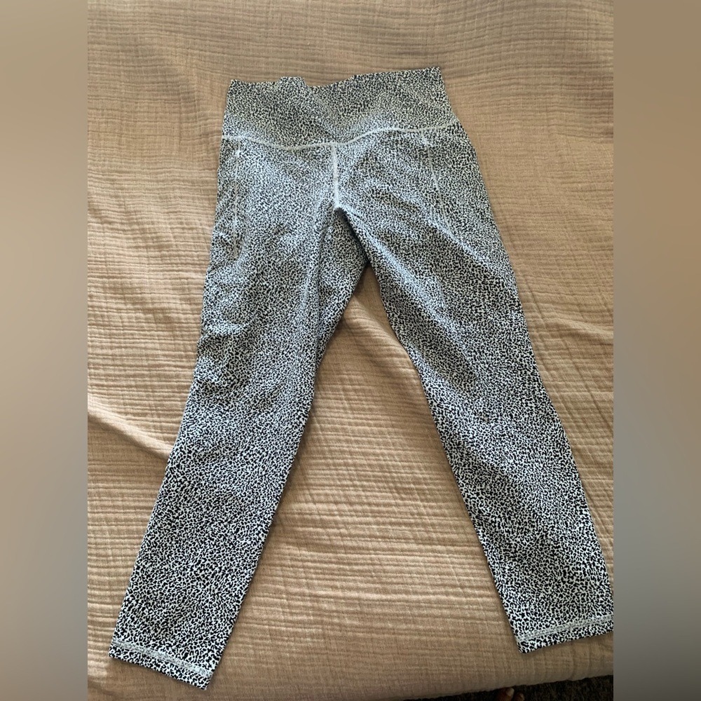 Athleta Stash textured 7/8 tight leggings
